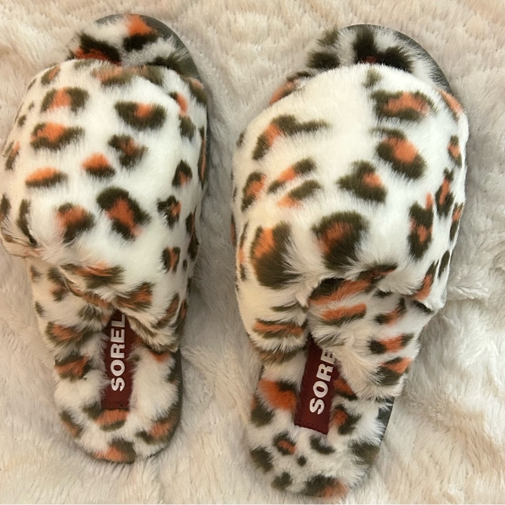 Sorel Go Mail Run Slippers In Sea Salt and Stone Green Animal Print